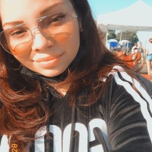 Meet your Posher, Emely and jae